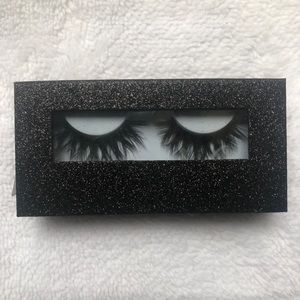 BRAND NEW- 25 MM 3D Mink eyelashes- FLX Beauty